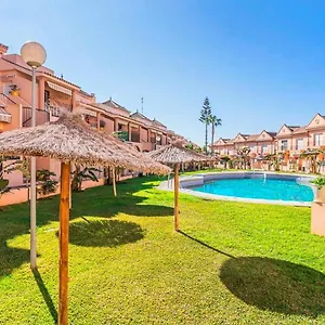 En Urbanización Al-ándalus Cerca De La Playa De La Barrosa Apartamento